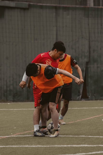 輕小將抵禦