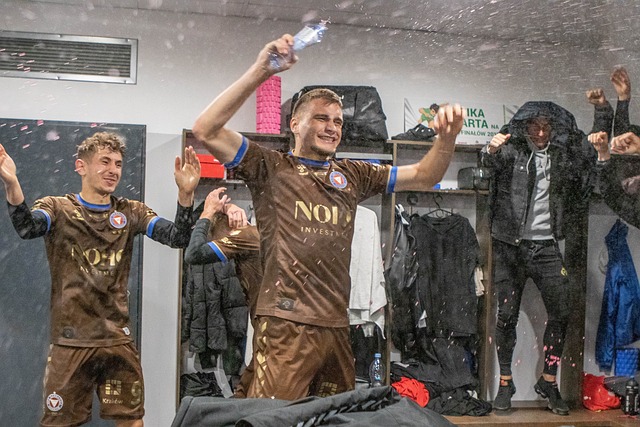 會市場的喧 會市場的喧